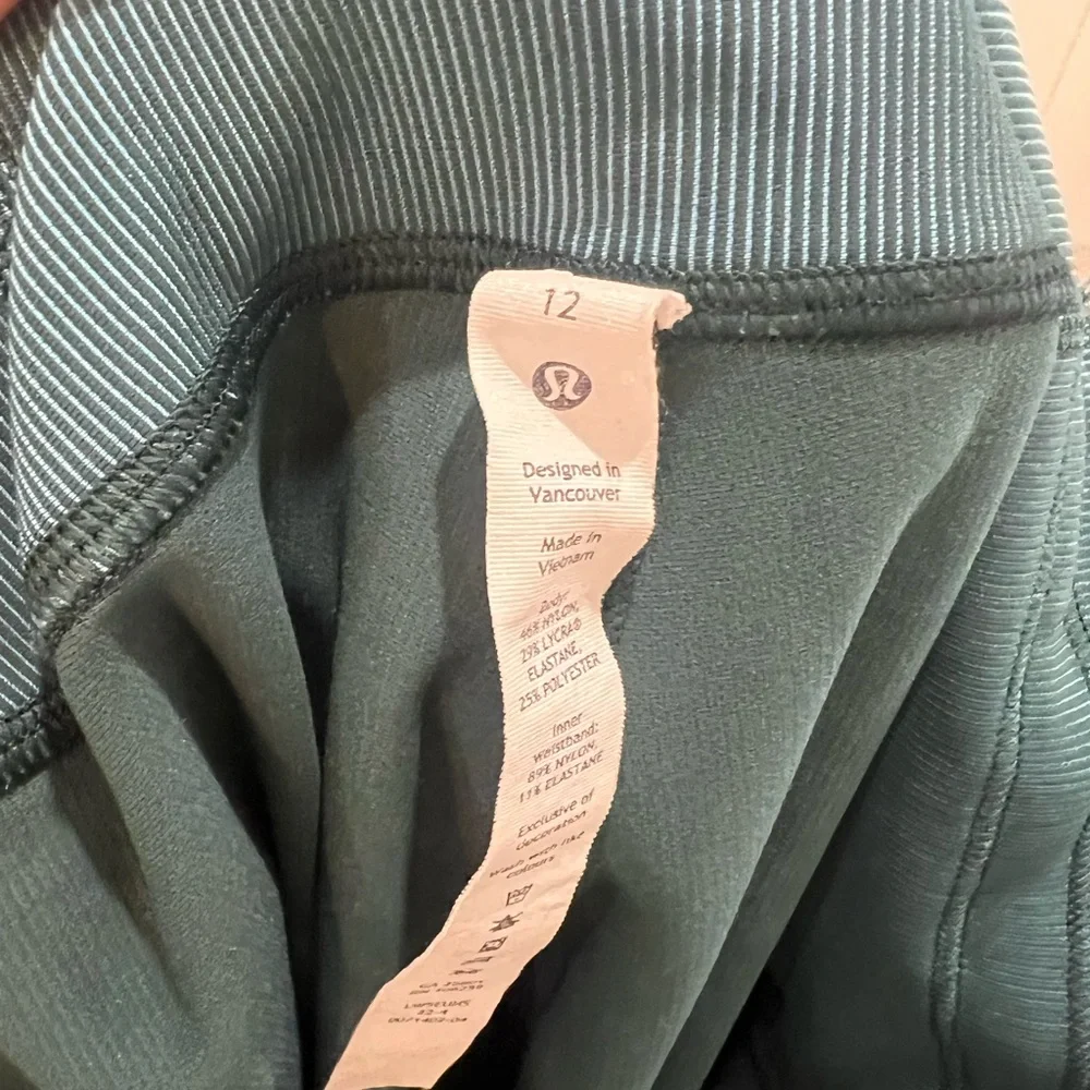 Lululemon Athletica Dark Teal Green Leggings 12 - Picture 2 of 3